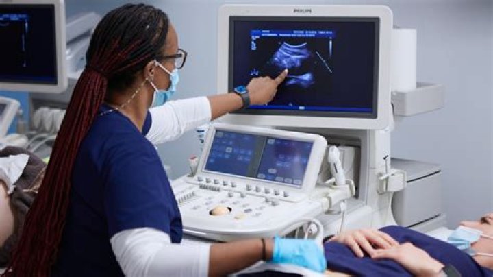 How do I become an ultrasound tech in Illinois?