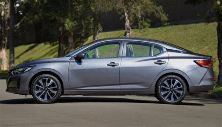 Is the 2014 Nissan Sentra a CVT?