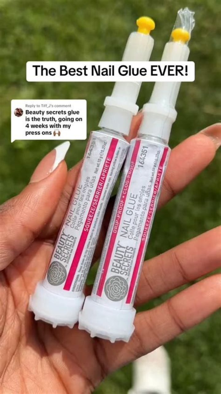 What brush is best for glue?