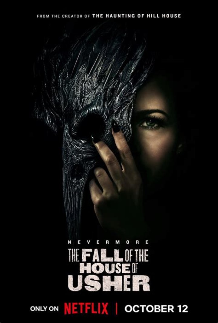 What does the fissure crack symbolize in The Fall of the House of Usher?