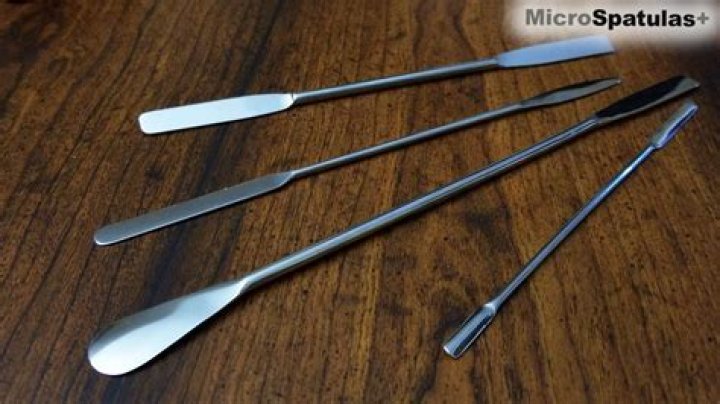 What is a spatula spreader used for?